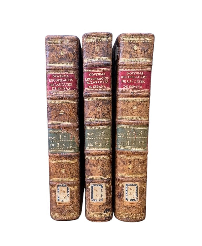 NOVÍSIMA RECOPILACIÓN DE LAS LEYES DE ESPAÑA (12 LIBROS EN 3 VOLS.)