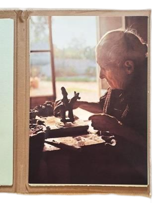 Gaya Nuño, Juan Antonio.- PRAISE OF THE SIURELL